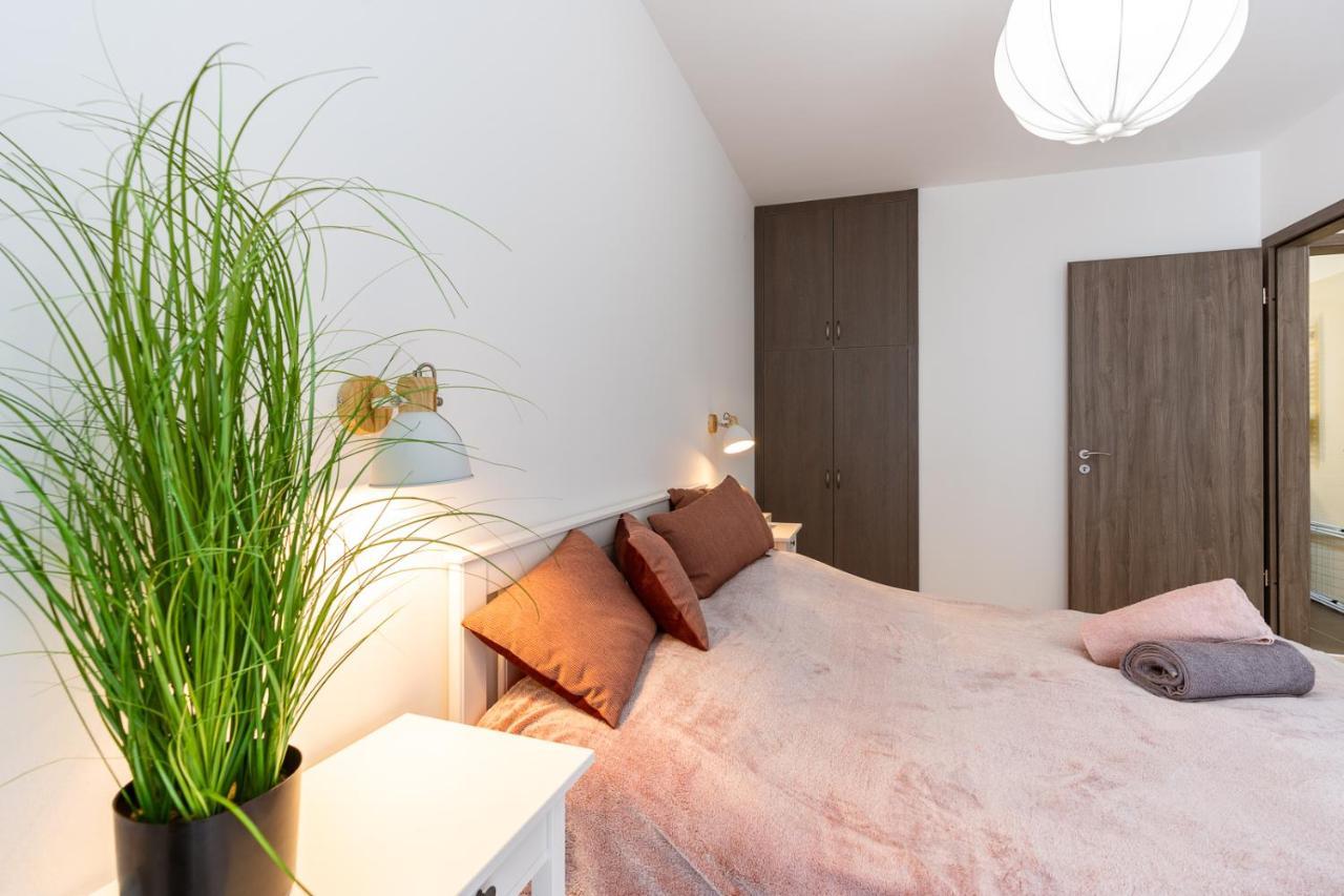 Modern & Newly Built Apartment With Private Garage Budapest Kültér fotó