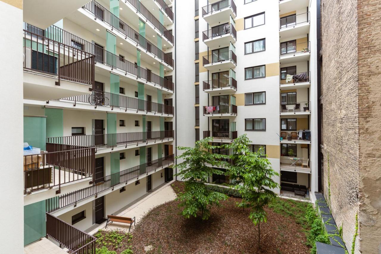 Modern & Newly Built Apartment With Private Garage Budapest Kültér fotó