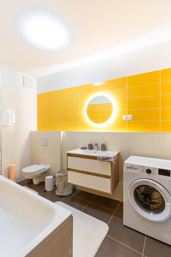 Modern & Newly Built Apartment With Private Garage Budapest Kültér fotó
